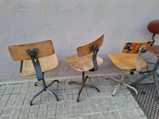 Lote de 4 sillas de madera y metal