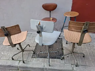 Lote de 4 sillas de madera y metal