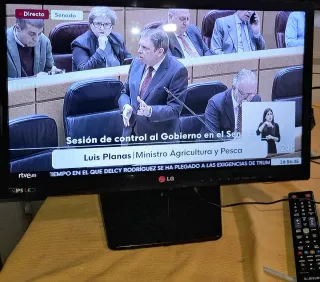 LG  Negro /22/pulgadas