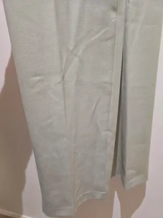 Conjunto Jersey Zara verde con pantalón de pinzas