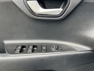 Kia Stonic 1.0 T-GDi MHEV iMT Concept 74 kW (100 CV)