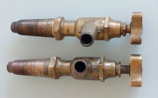 2 GRIFOS ANTIGUOS DE TONEL (27€ CADA UNO)