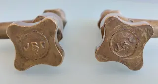 2 GRIFOS ANTIGUOS DE TONEL (27€ CADA UNO)