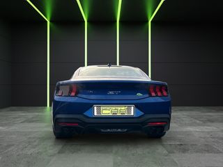 Ford Mustang 5.0 Ti-VCT V8 GT Fastback 328 kW (446 CV)