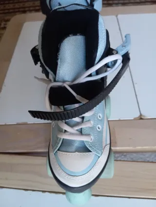 Patines para niño color azul y blanco