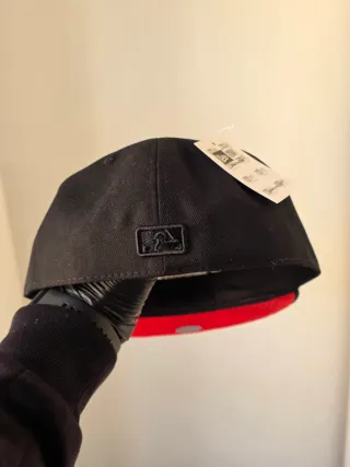 Gorra New Era 59FIFTY Negra Roja