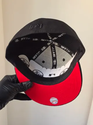 Gorra New Era 59FIFTY Negra Roja