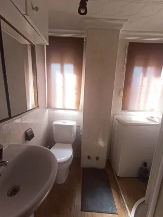 Habitación TV y internet y fácil aparcamiento