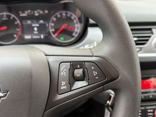 Opel Corsa 1.4 Business 66 kW (90 CV)