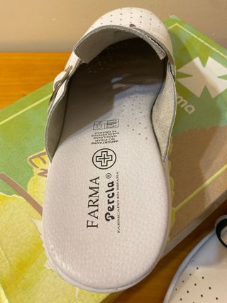 Zuecos Farma Percla en Piel Talla 39 Blancos