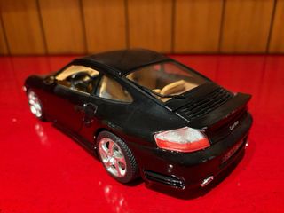 Modellino Porsche 996 Turbo Burago 1:18