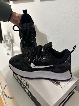 Zapatillas Nike Negras y Blancas