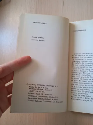 El Libro rojo del cole (Serie Pedagogía) (Span...