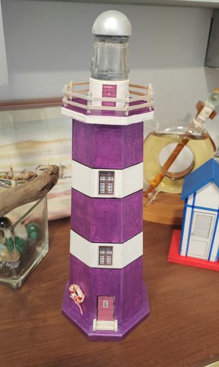 Faro decorativo fatto a mano viola e bianco