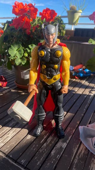 Muñeco Thor Marvel