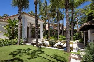 Chalet en alquiler en Los Naranjos - Las Brisas en Marbella