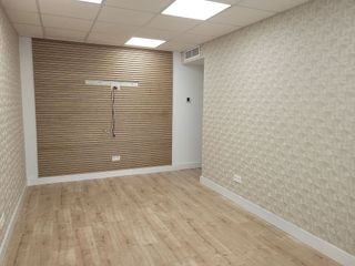 Oficina en alquiler en Playa de la Fontanilla en Marbella