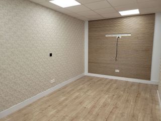 Oficina en alquiler en Playa de la Fontanilla en Marbella