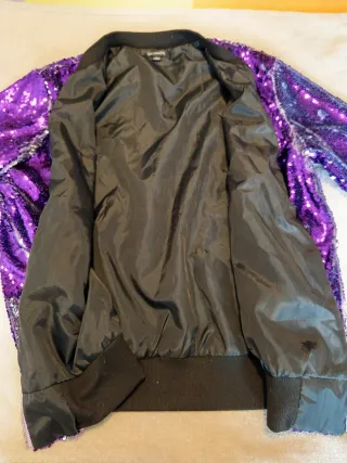 Cazadora lentejuelas moradas y plata