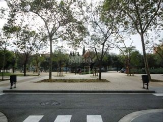 Local comercial en alquiler en Porta en Barcelona