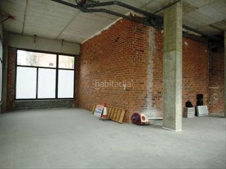 Local comercial en alquiler en Porta en Barcelona