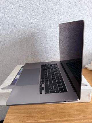 MacBook Pro 16 i9 1TB SSD 2019 16GB Ram 8 Nucelos