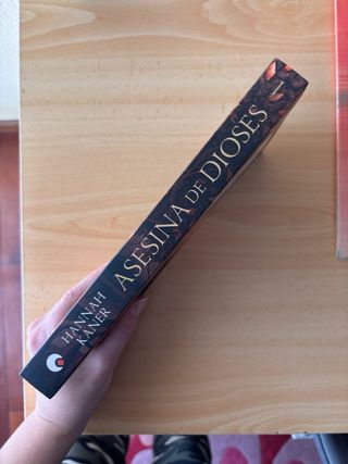 Libro "Asesina de dioses"