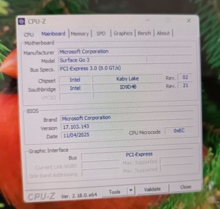 Tablet Microsoft Surface Go 3 in alluminio