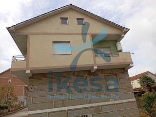 Chalet en venta en San Francisco en Ourense