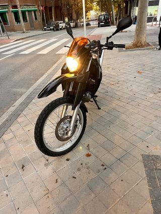 Yamaha XT660R Enduro Moto año 2008