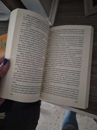 El abuelo que salto por la ventana y se largo/ ...