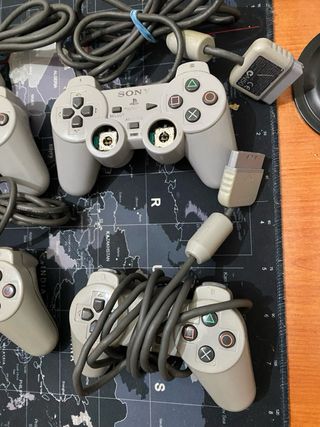 Lote 4 Mandos PS1 da Riparare