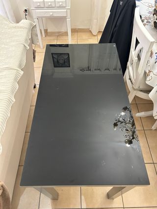 Mesa moderna extensible.