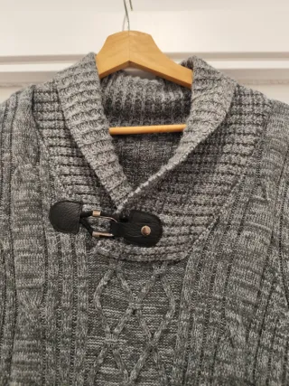 Jersey hombre gris con trenzas