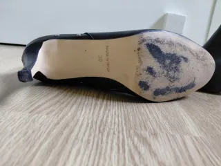 Botines negros piel tachas 39