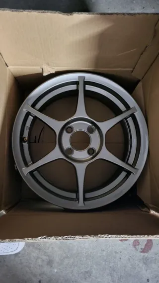 Llanta Rota 4x100 15' ET38