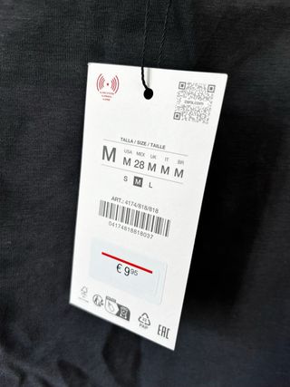 Camiseta hombros descubiertos Zara