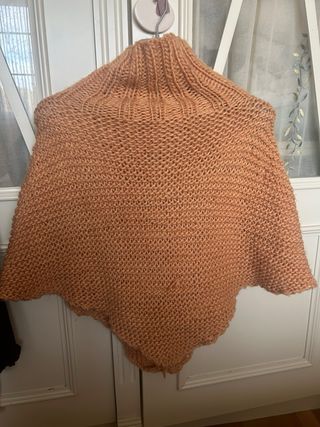 Poncho tejido a mano naranja