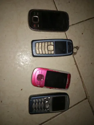 Teléfonos antiguos Nokia (varios)
