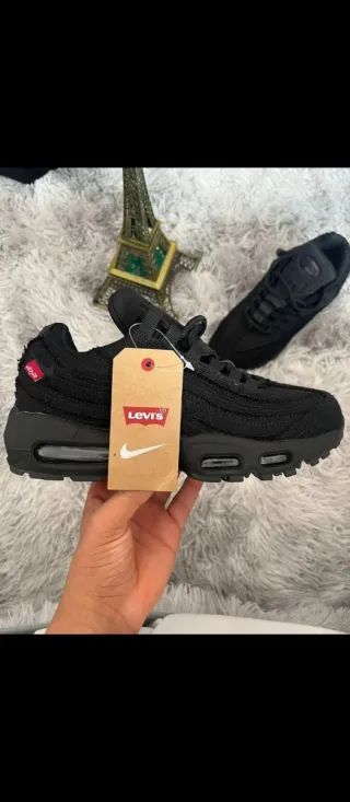 Nike Air Max 95 x Levi's Negro