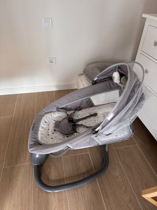 Hamaca bebé mecedora con mando