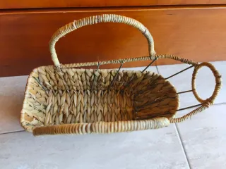 Botellero mimbre y metal