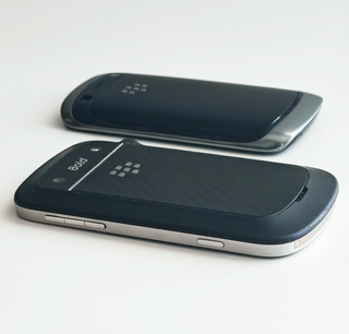 Blackberry Bold Touch 9900 + Curve 9360 **LEGGI**