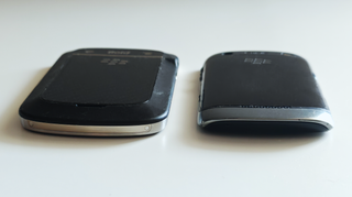 Blackberry Bold Touch 9900 + Curve 9360 **LEGGI**