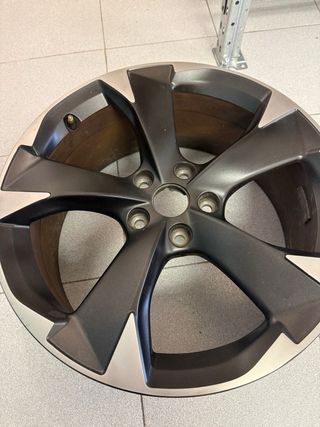 Llanta CUPRA León Sportstourer 18” Gris Original