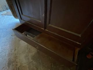 Armario antiguo de madera