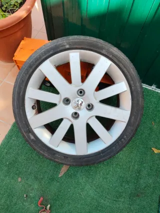 Llanta Peugeot 207cc