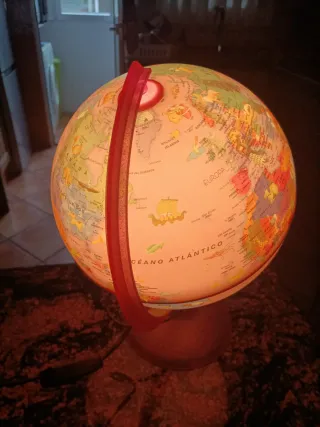 Lámpara Globo Terráqueo Infantil Rosa