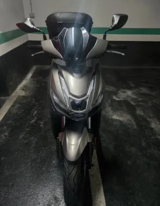 KYMCO Agility S 125 Dorada Casi Nueva