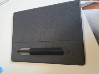 Tablet Remarkable 2 con custodia, penna e mina di ricambio